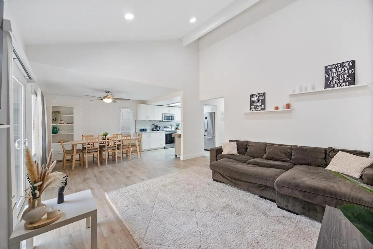 Modern Downtown Escape Sleeps 10 Vila Sacramento Casa de Férias