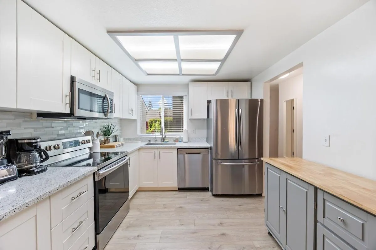 Modern Downtown Escape Sleeps 10 Vila Sacramento