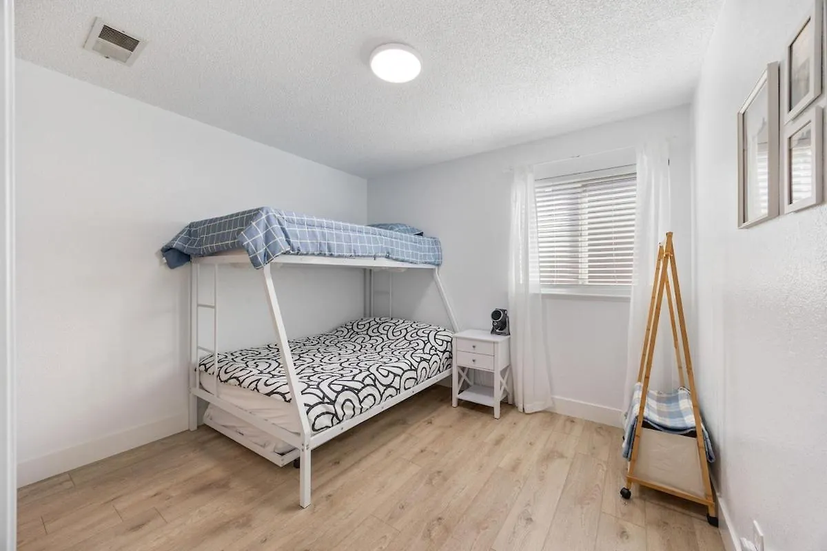 Modern Downtown Escape Sleeps 10 Vila Sacramento Casa de Férias