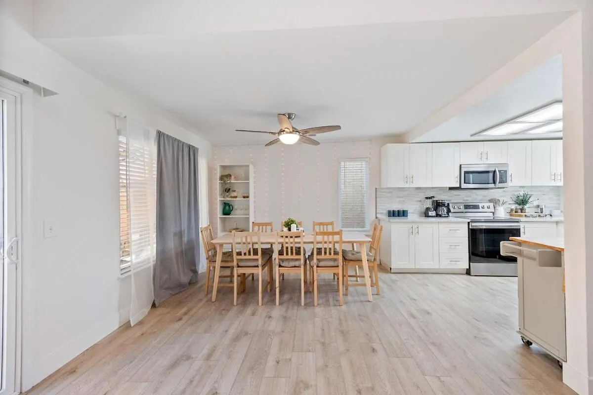 Casa de Férias Modern Downtown Escape Sleeps 10 Vila Sacramento