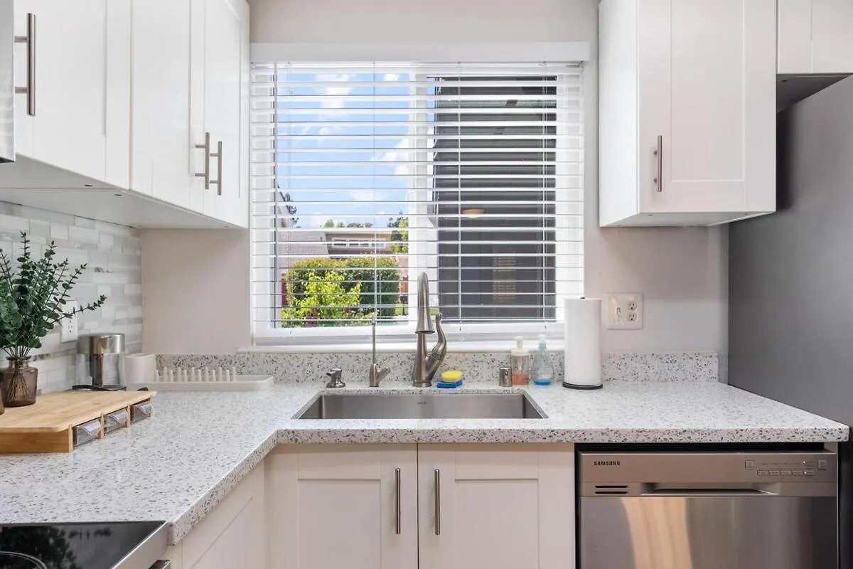 Modern Downtown Escape Sleeps 10 Vila Sacramento Casa de Férias