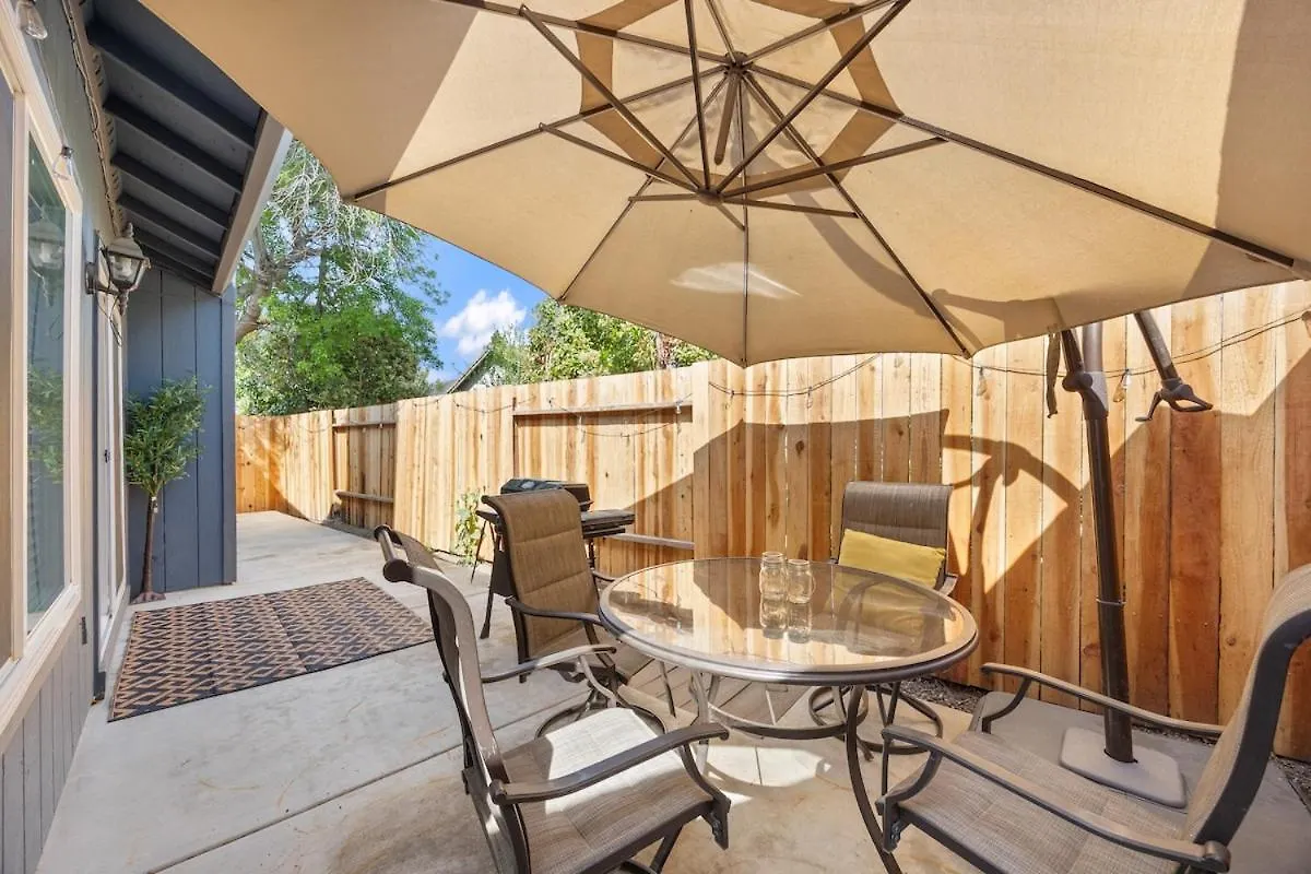 Modern Downtown Escape Sleeps 10 Vila Sacramento Estados Unidos da América
