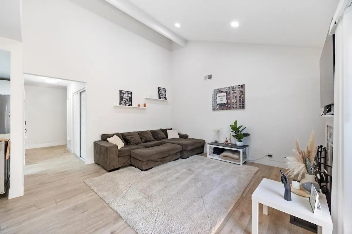 Modern Downtown Escape Sleeps 10 Vila Sacramento